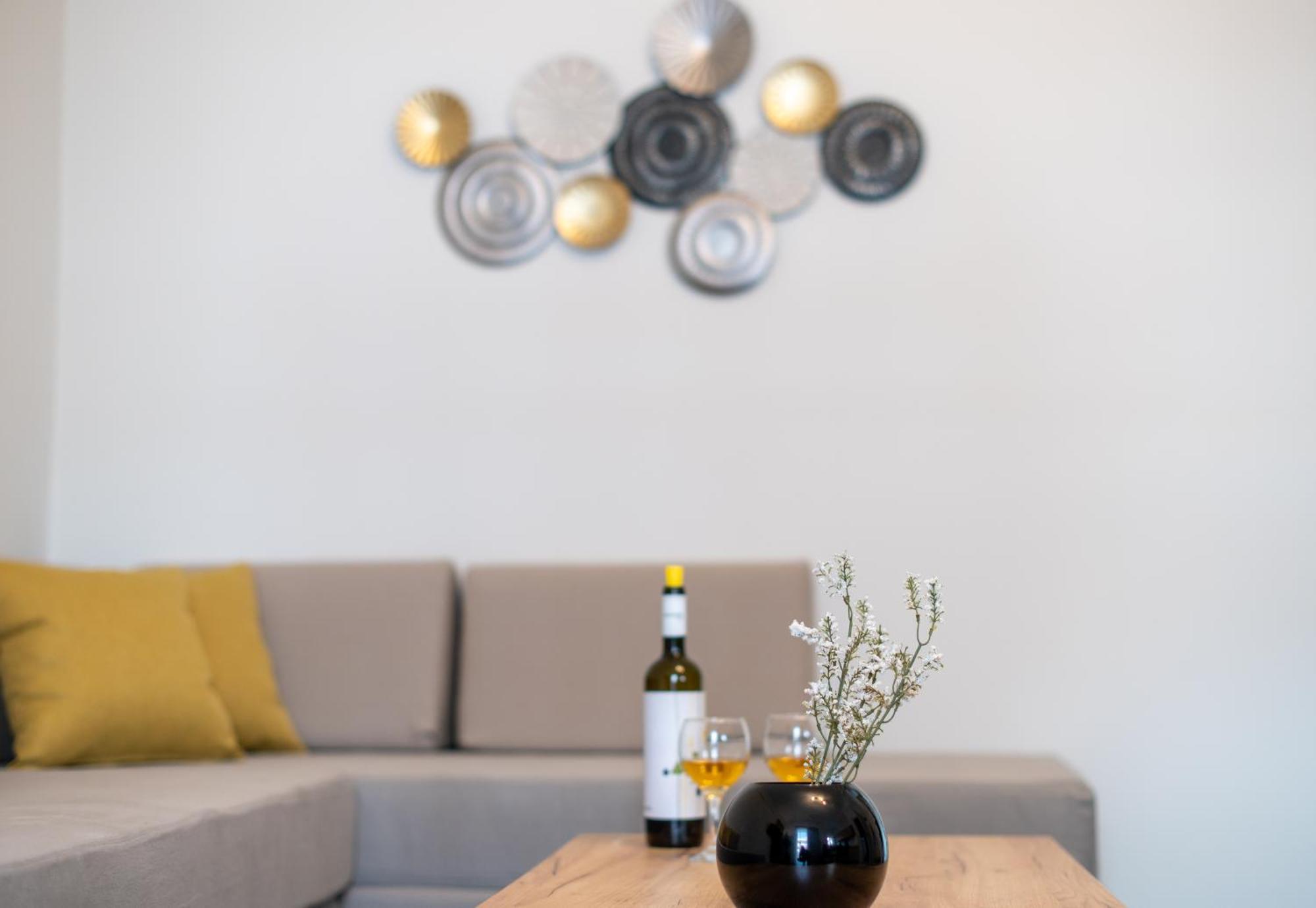 Mardinik Hotel Apartments 레팀노 외부 사진