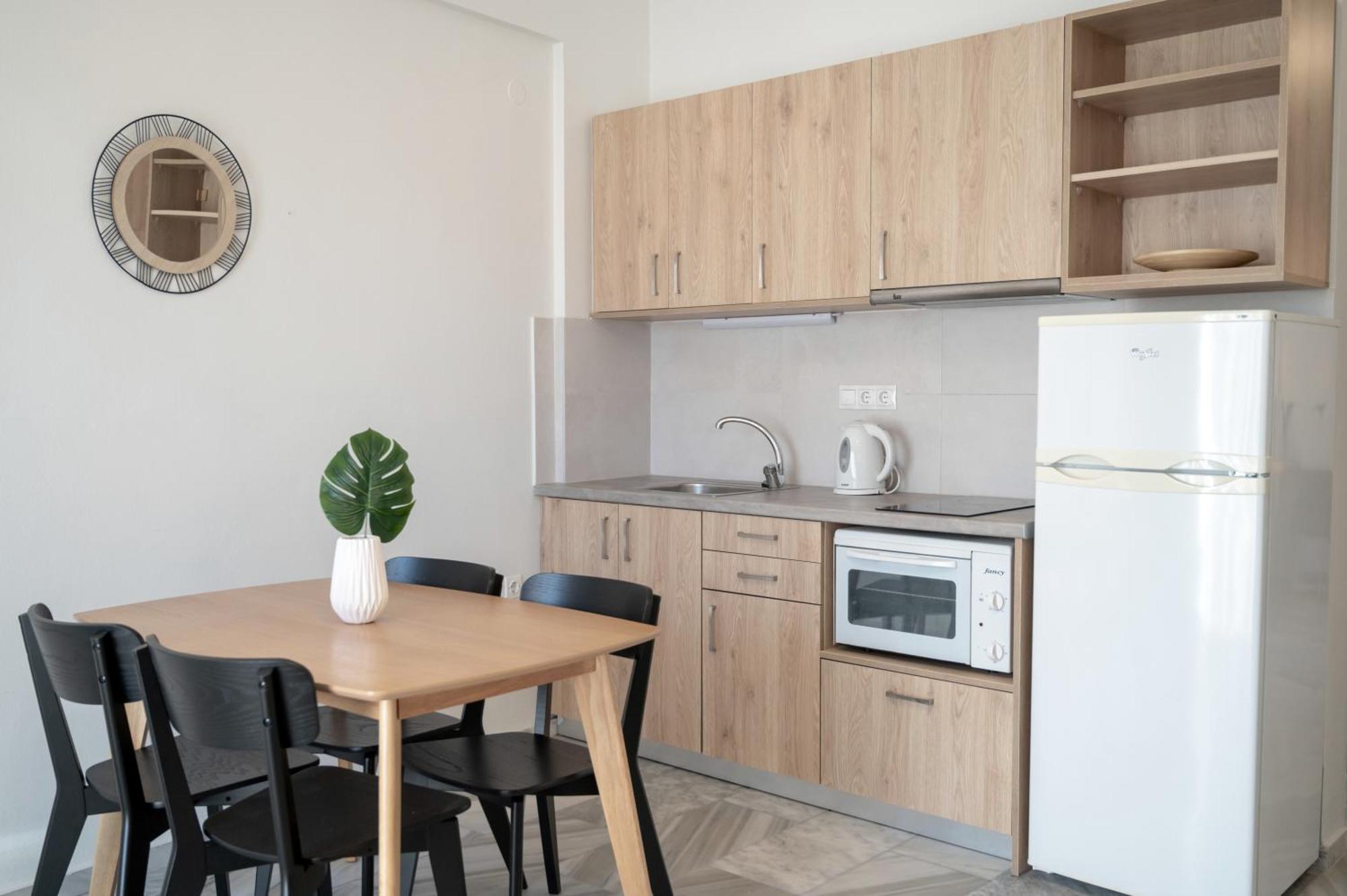 Mardinik Hotel Apartments 레팀노 객실 사진